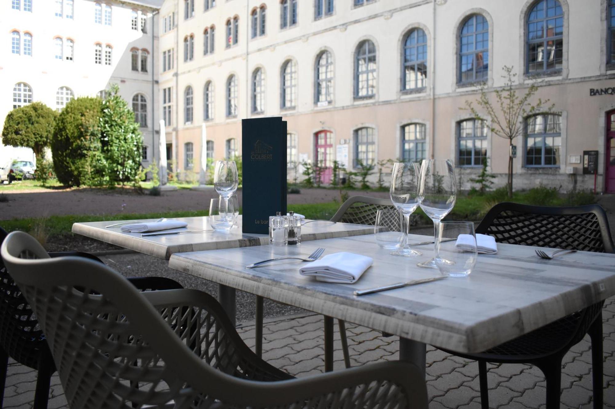 Best Western Plus Hotel Colbert Chateauroux Exterior photo
